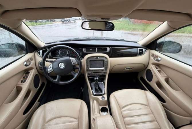 Makina ne shitje ne Prishtine, Jaguar, 2009 Diesel,Kambio Automatik Pagesa 1,800  Euro.