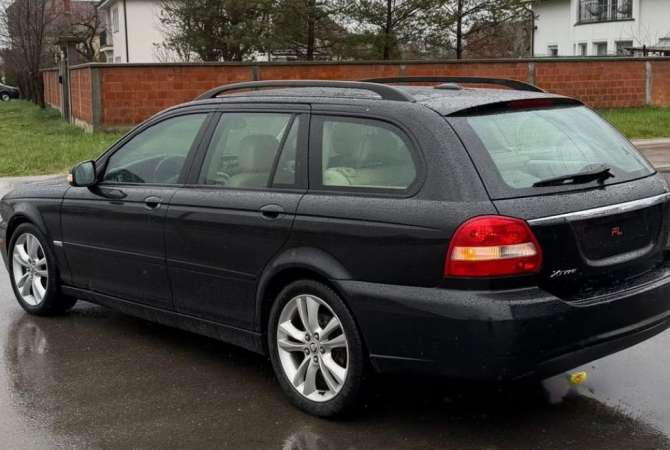 Makina ne shitje ne Prishtine, Jaguar, 2009 Diesel,Kambio Automatik Pagesa 1,800  Euro.