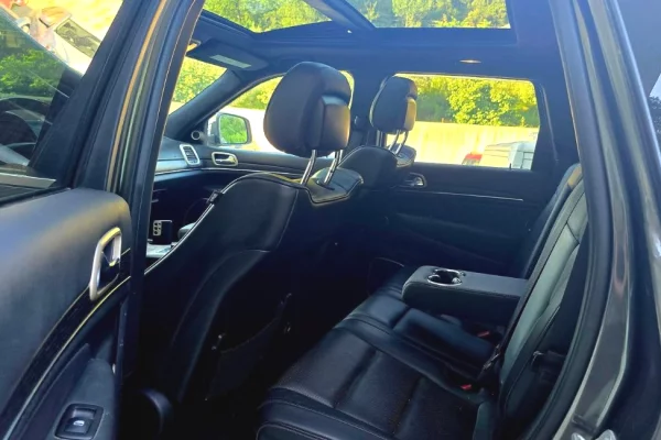 Makina ne shitje ne Tirane, Jeep, 2014 Diesel,Kambio Automatik Pagesa 7,900  Euro.