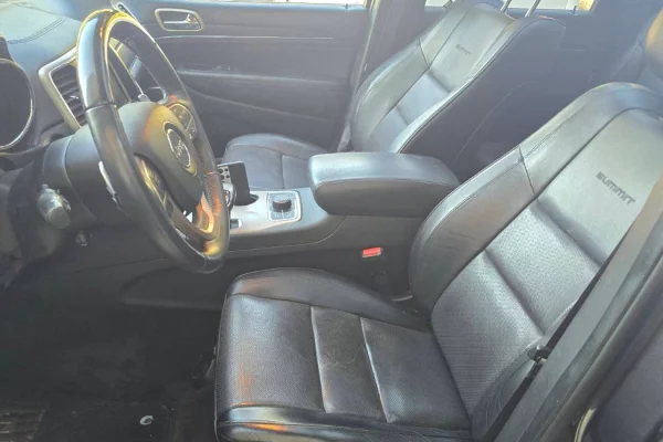 Makina ne shitje ne Tirane, Jeep, 2014 Diesel,Kambio Automatik Pagesa 7,900  Euro.