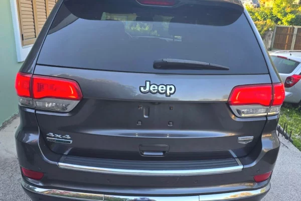 Makina ne shitje ne Tirane, Jeep, 2014 Diesel,Kambio Automatik Pagesa 7,900  Euro.