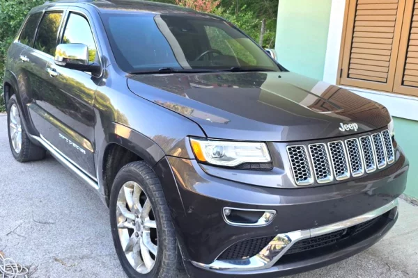 Makina ne shitje ne Tirane, Jeep, 2014 Diesel,Kambio Automatik Pagesa 7,900  Euro.