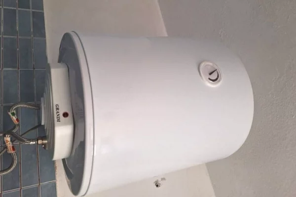 🚿 Shiten boliera/dusha elektrike GRUNDI(GRANDI) 50 Liter