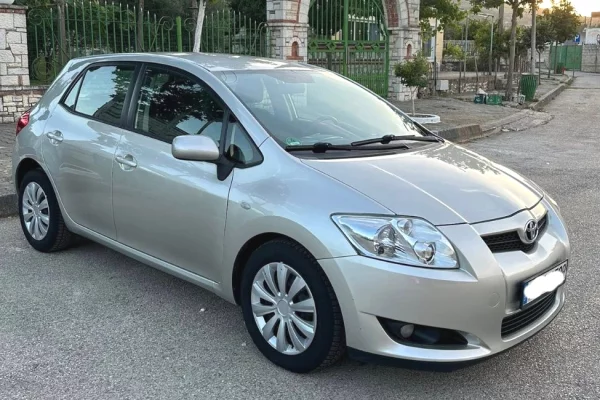 Makina ne shitje ne Vlore, Toyota, 2010 Diesel,Kambio Manual Pagesa 4,300  Euro.