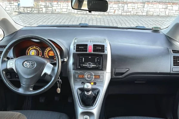 Makina ne shitje ne Vlore, Toyota, 2010 Diesel,Kambio Manual Pagesa 4,300  Euro.