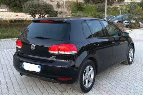 Makina ne shitje ne Tirane, Volkswagen, 2010 Benzine,Kambio Manual Pagesa 2,800  Euro.