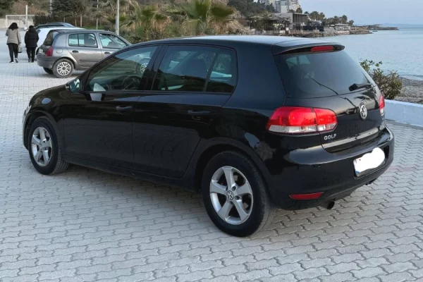 Makina ne shitje ne Tirane, Volkswagen, 2010 Benzine,Kambio Manual Pagesa 2,800  Euro.