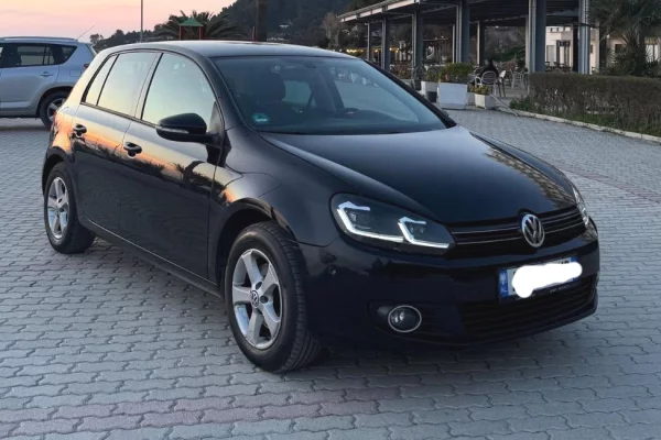 Makina ne shitje ne Tirane - 2,800 Euro