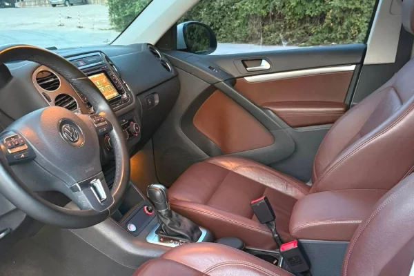 Makina ne shitje ne Shkoder, Volkswagen, 2013 Diesel,Kambio Automatik Pagesa 8,400  Euro.