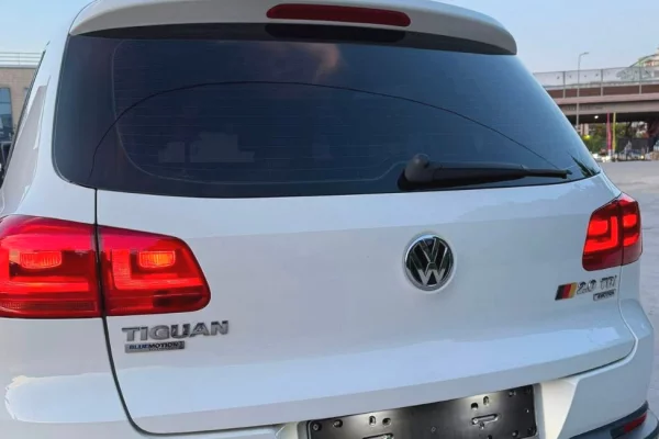 Makina ne shitje ne Shkoder, Volkswagen, 2013 Diesel,Kambio Automatik Pagesa 8,400  Euro.