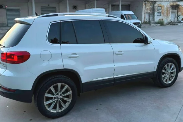 Makina ne shitje ne Shkoder, Volkswagen, 2013 Diesel,Kambio Automatik Pagesa 8,400  Euro.