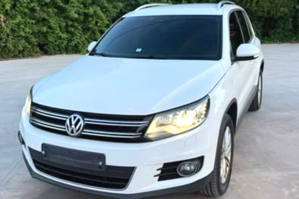 Makina ne shitje ne Shkoder, Volkswagen, 2013 Diesel,Kambio Automatik Pagesa 8,400  Euro.