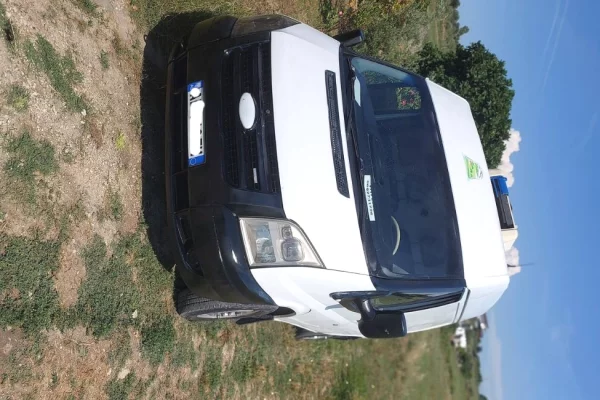 Makina ne shitje ne Tirane - 4,500 Euro