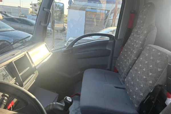 Makina ne shitje ne Tirane, Isuzu, 2018 Diesel,Kambio Manual Pagesa 37,000  Euro.