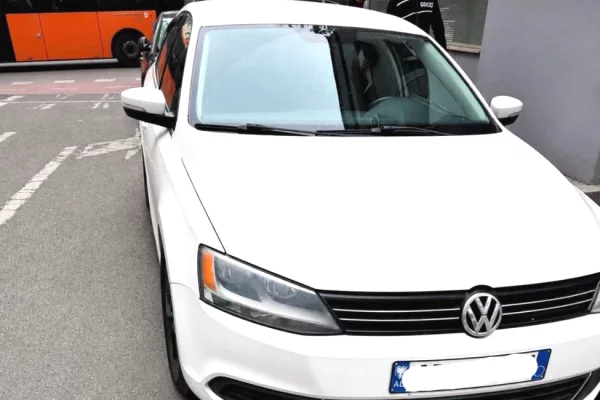 Makina ne shitje ne Tirane - 5,000 Euro