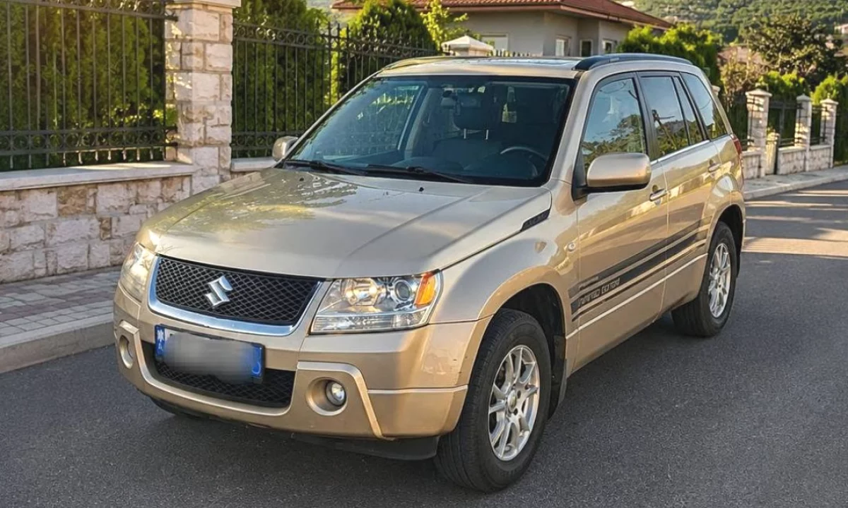 Makina ne shitje ne Tirane, Suzuki, 2009 Benzine,Kambio Automatik Pagesa 5,800  Euro.