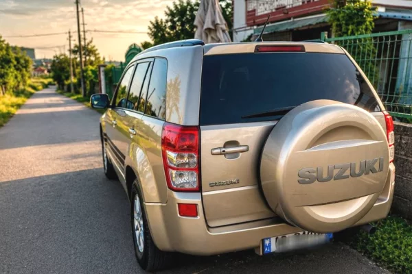 Makina ne shitje ne Tirane, Suzuki, 2009 Benzine,Kambio Automatik Pagesa 5,800  Euro.
