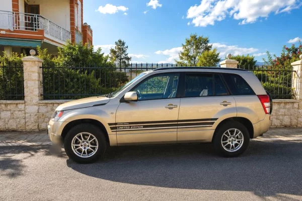 Makina ne shitje ne Tirane, Suzuki, 2009 Benzine,Kambio Automatik Pagesa 5,800  Euro.
