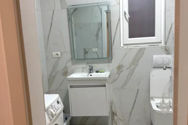 Shtepi me qera Shtepi Private ne Tirane, 2+1, Mobilimi E mobiluar, Pagesa 500  Euro.