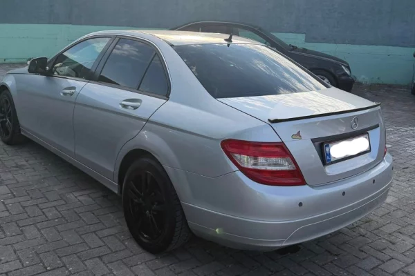 Makina ne shitje ne Fier, Mercedes-Benz, 2011 Benzine,Kambio Manual Pagesa 4,000  Euro.