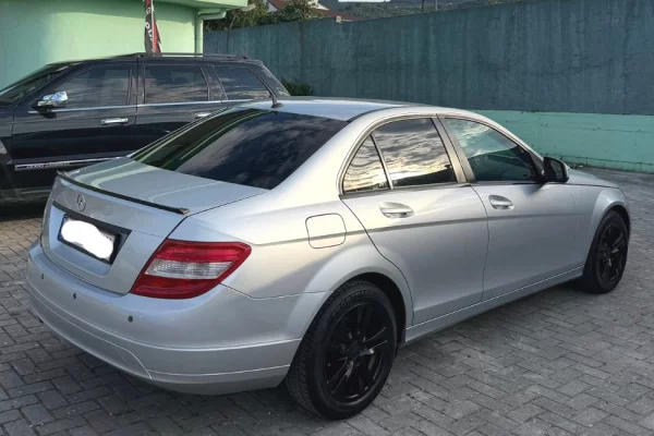 Makina ne shitje ne Fier, Mercedes-Benz, 2011 Benzine,Kambio Manual Pagesa 4,000  Euro.