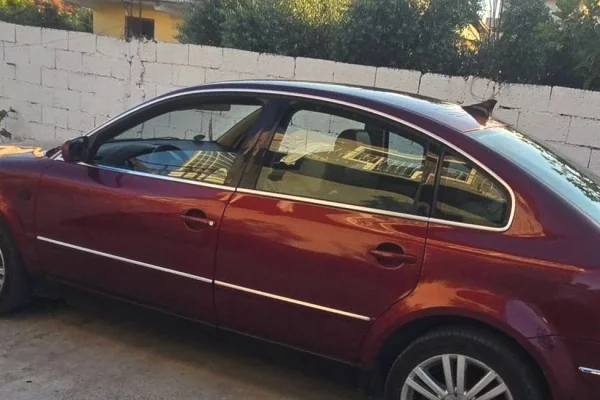 Makina ne shitje ne Tirane, Volkswagen, 2001 Diesel,Kambio Automatik Pagesa 2,000  Euro.