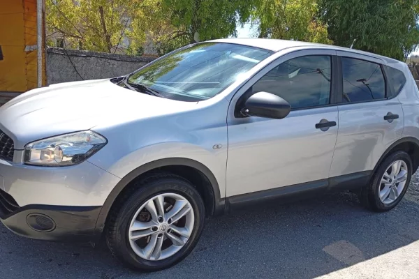 Makina ne shitje ne Fier - 5,500 Euro