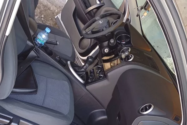 Makina ne shitje ne Fier, Nissan, 2011 gasoline-gas,Kambio Manual Pagesa 5,500  Euro.