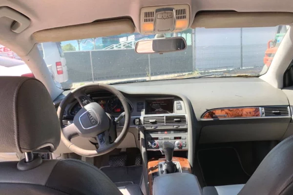 Makina ne shitje ne Tirane, Audi, 2007 Diesel,Kambio Automatik Pagesa 250,000  Leke.