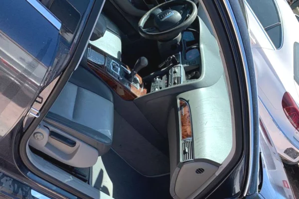 Makina ne shitje ne Tirane, Audi, 2007 Diesel,Kambio Automatik Pagesa 250,000  Leke.
