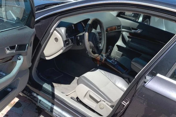Makina ne shitje ne Tirane, Audi, 2007 Diesel,Kambio Automatik Pagesa 250,000  Leke.