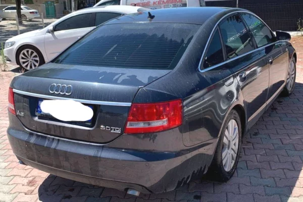 Makina ne shitje ne Tirane, Audi, 2007 Diesel,Kambio Automatik Pagesa 250,000  Leke.