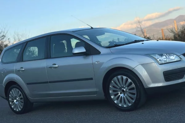 Makina ne shitje ne Elbasan, Ford, 2007 Diesel,Kambio Manual Pagesa 2,800  Euro.