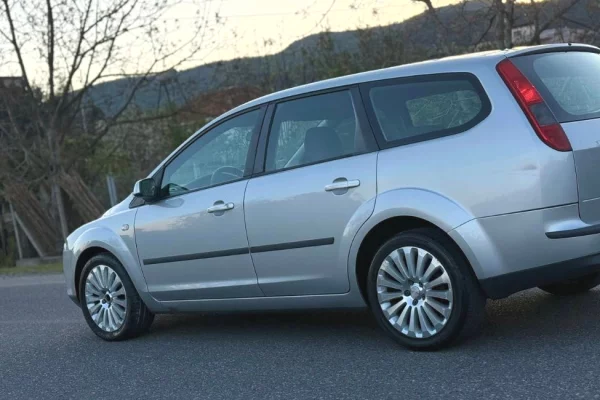 Makina ne shitje ne Elbasan, Ford, 2007 Diesel,Kambio Manual Pagesa 2,800  Euro.