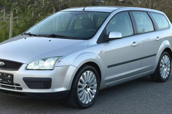 Makina ne shitje ne Elbasan - 2,800 Euro