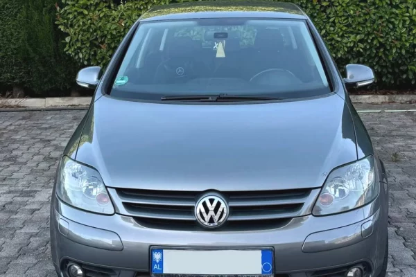 Makina ne shitje ne Tirane, Volkswagen, 2008 Diesel,Kambio Automatik Pagesa 4,500  Euro.