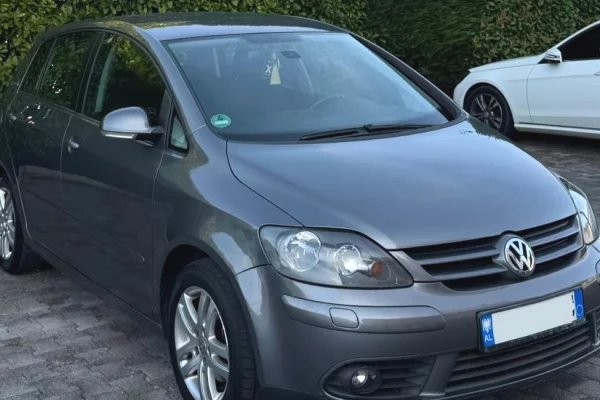 Makina ne shitje ne Tirane, Volkswagen, 2008 Diesel,Kambio Automatik Pagesa 4,500  Euro.