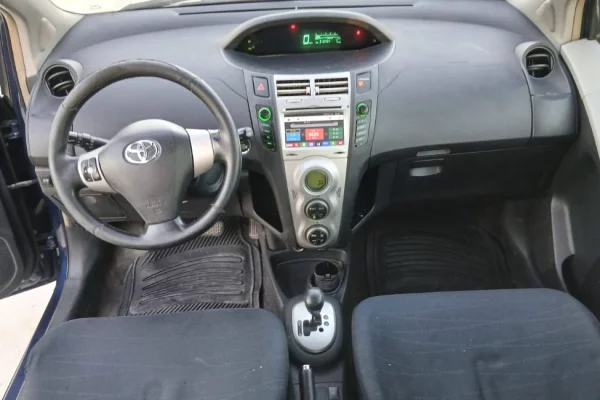 Makina ne shitje ne Durres, Toyota, 2006 Diesel,Kambio Automatik Pagesa 4,300  Euro.