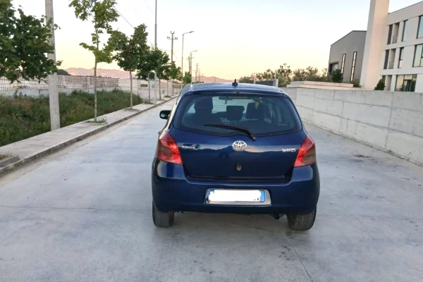 Makina ne shitje ne Durres, Toyota, 2006 Diesel,Kambio Automatik Pagesa 4,300  Euro.