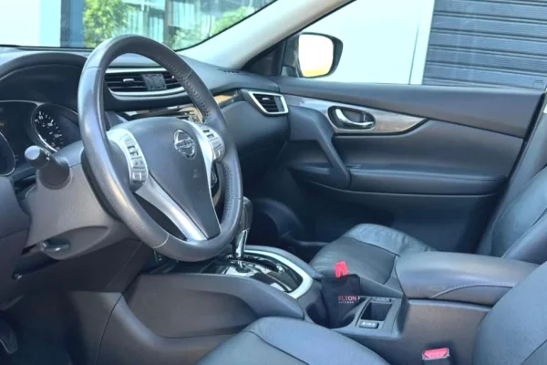 Makina ne shitje ne Tirane, Nissan, 2016 gasoline-gas,Kambio Automatik Pagesa 10,500  Euro.