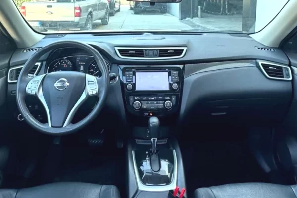 Makina ne shitje ne Tirane, Nissan, 2016 gasoline-gas,Kambio Automatik Pagesa 10,500  Euro.