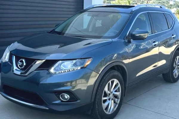 Makina ne shitje ne Tirane, Nissan, 2016 gasoline-gas,Kambio Automatik Pagesa 10,500  Euro.
