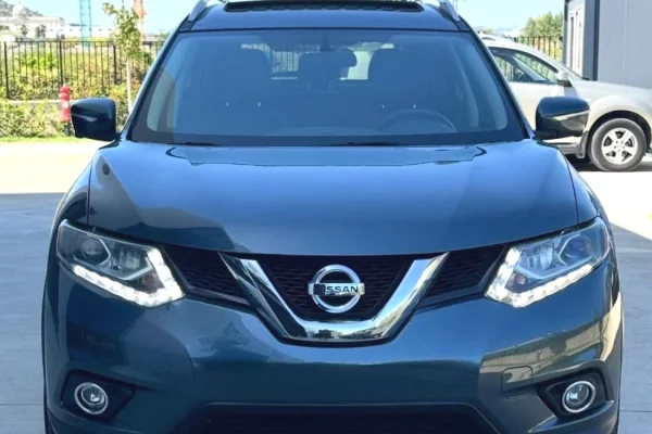 Makina ne shitje ne Tirane, Nissan, 2016 gasoline-gas,Kambio Automatik Pagesa 10,500  Euro.