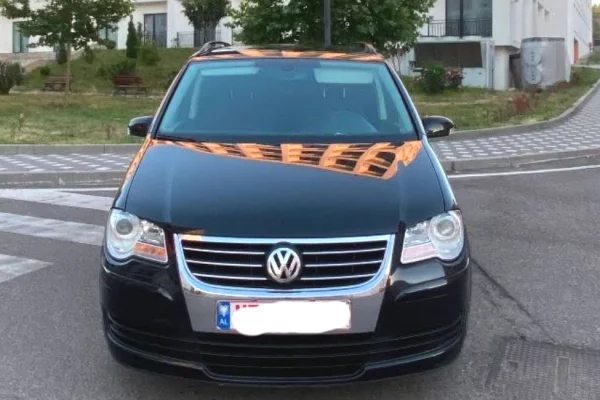 Makina ne shitje ne Tirane, Volkswagen, 2007 Diesel,Kambio Manual Pagesa 3,800  Euro.