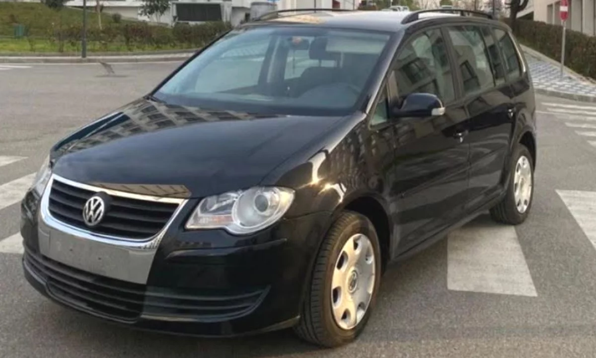 Makina ne shitje ne Tirane, Volkswagen, 2007 Diesel,Kambio Manual Pagesa 3,800  Euro.