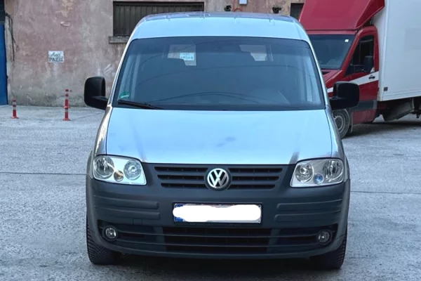 Makina ne shitje ne Tirane, Volkswagen, 2005 Benzine,Kambio Manual Pagesa 3,900  Euro.