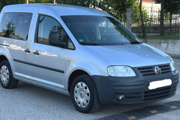 Makina ne shitje ne Tirane, Volkswagen, 2005 Benzine,Kambio Manual Pagesa 3,900  Euro.