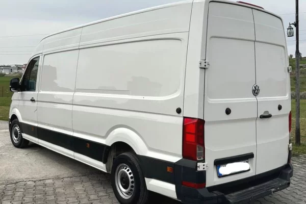 Makina ne shitje ne Tirane, Volkswagen, 2017 Diesel,Kambio Automatik Pagesa 13,500  Euro.