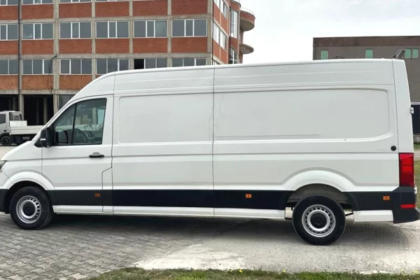 Makina ne shitje ne Tirane, Volkswagen, 2017 Diesel,Kambio Automatik Pagesa 13,500  Euro.