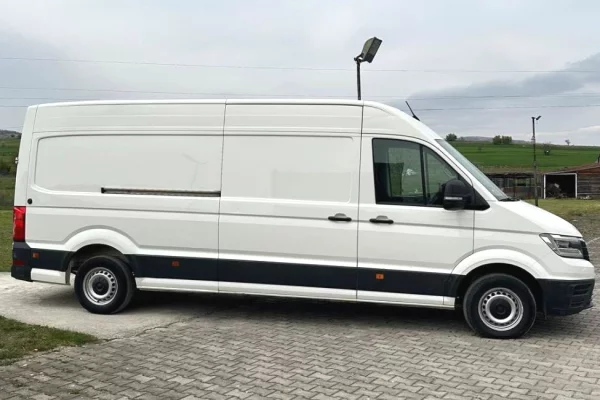 Makina ne shitje ne Tirane, Volkswagen, 2017 Diesel,Kambio Automatik Pagesa 13,500  Euro.